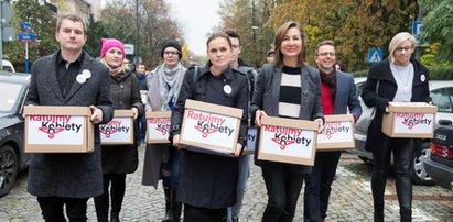 Zebrały prawie pół miliona podpisów i chcą legalnej aborcji! Co na to PiS?