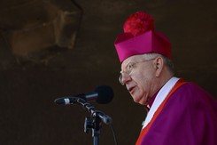 Abp Jędraszewski ma zamieszkać w specjalnej rezydencji. 'Istne Castel Gandolfo'