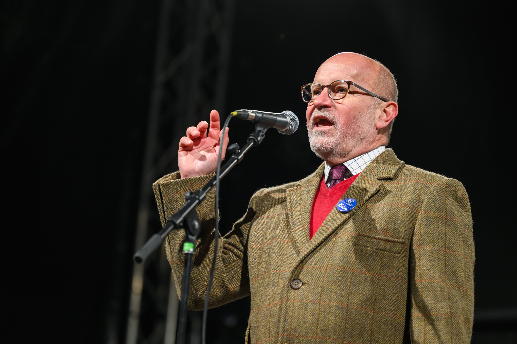 Bývalý minister zahraničných vecí a európskych záležitostí SR Rastislav Káčer počas protestu Slovensko je Európa v Bratislave na Námestí slobody. 