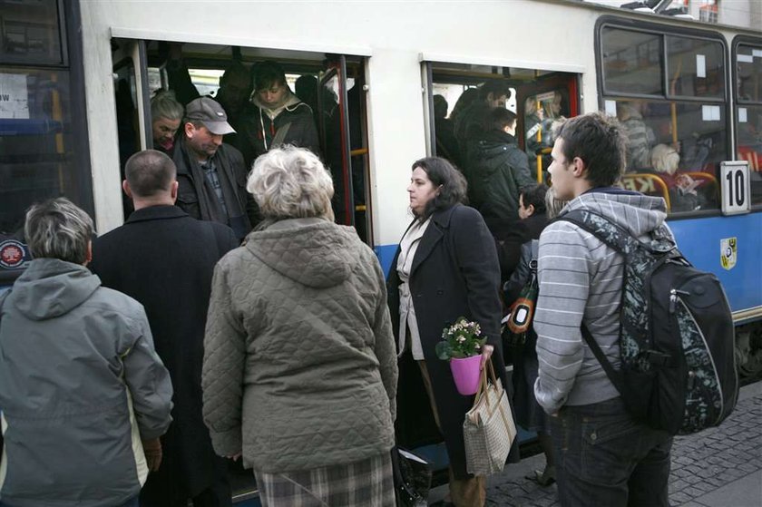 Tłok w autobusach i tramwajach