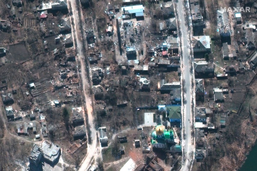 Satelitska slika oštećenih zgrada u Izjumu 24. marta 