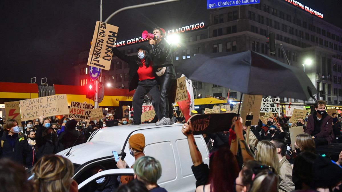 Blokada w Warszawie - protestujący nie chcą zaostrzenia prawa aborcyjnego