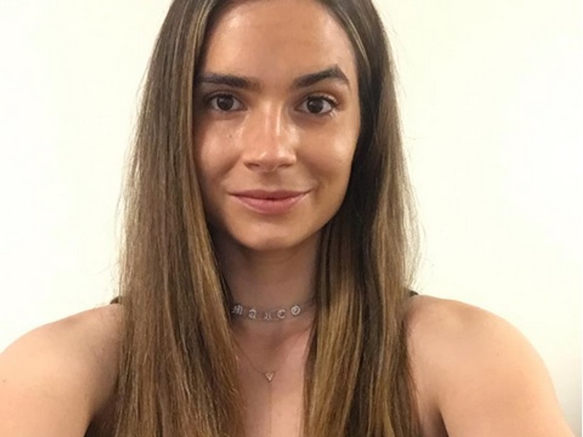 Xotin ogizda, eshak va qin