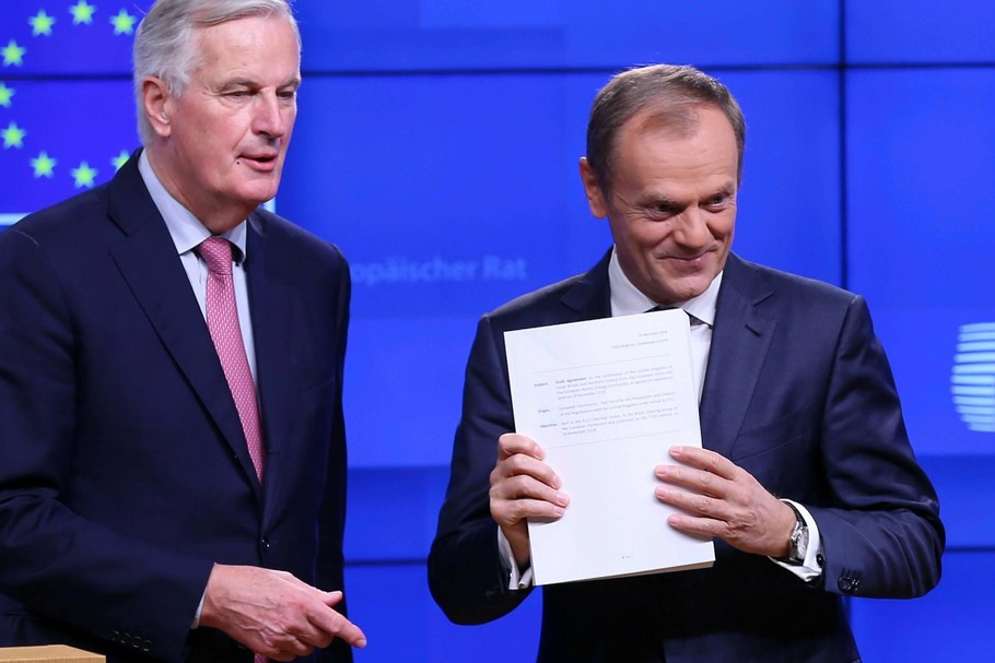 Michel Barnier, unijny negocjator ds. brexitu, i Donald Tusk, szef Rady Europejskiej. Bruksela, 15 listopada 2018 r.