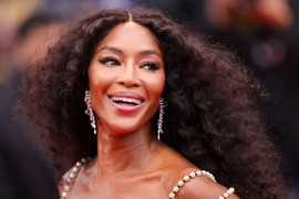 Sve se menja, ali Naomi ostaje KRALJICA MODNE PISTE: Crna pantera juče zatvorila Emilio Puči reviju u ekstravagantnoj haljini, dive joj se, ali i kažu da je ZLA ŽENA