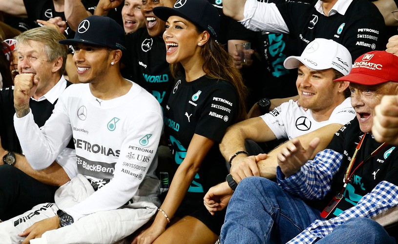 Lewis Hamilton mistrzostwo Formuły 1 fetował w towarzystwie Nicole Scherzinger