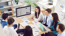 polacy-rozczarowani-rynkiem-pracy-zadowolenie-z-pensji-2025