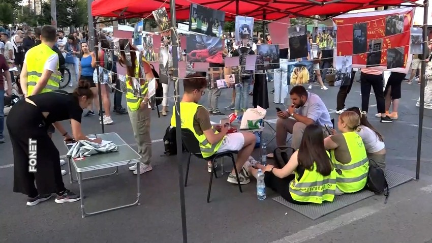 Blokada ispred Vlade Srbije traje već tri dana