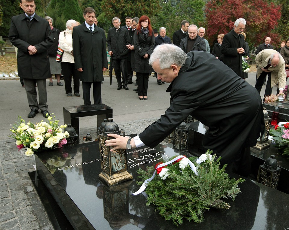 Miesięcznica, upamiętnienie katastrofy smoleńskiej