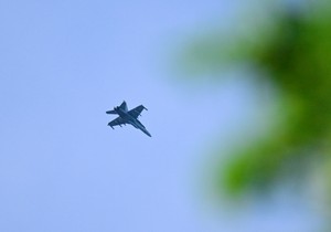 Lovac "Hornet" finskog vazduhoplovstva leti iznad Helsinkija, 15. maj 2026.