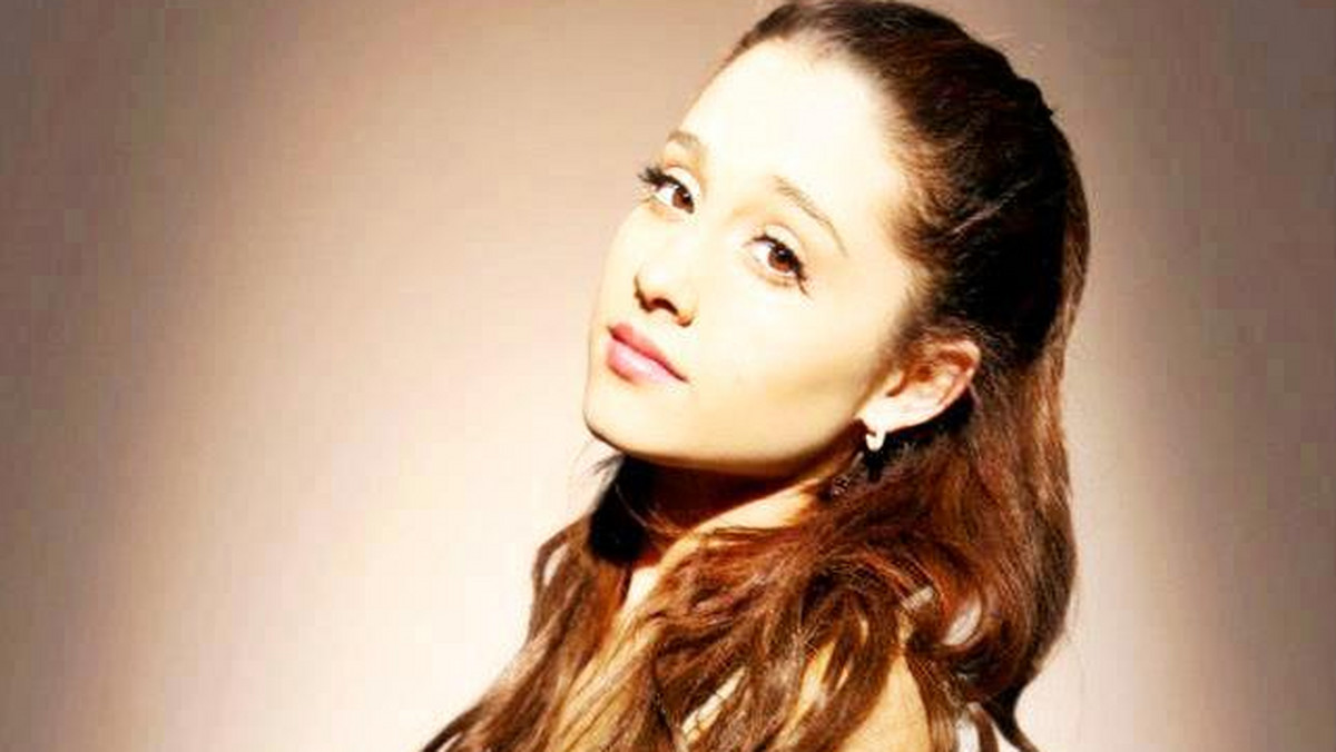 Ariana Grande (fot. www.facebook.com/pages/Ariana-Grande-Official-Page)