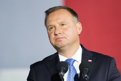 Zamrożenie płac w budżetówce staje się faktem. Prezydent podpisał ustawę