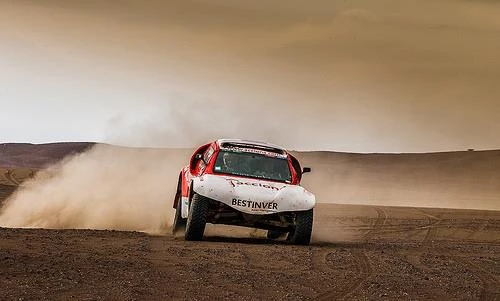 Elektryczne auto Acciona 100% EcoPowered ukończyło rajd Dakar 2017