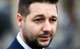 Jaki: Informacje o &quot;żądaniach nowych stanowisk&quot; - nieprawdziwe. Zgodziliśmy się oddać Ministerstwo Środowiska