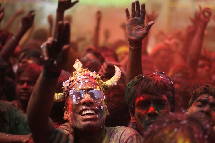 Kolorowe święto Holi w Indiach