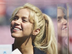 40 na karku i tak naturalna twarz? Polskie celebrytki mogłyby się uczyć od Shakiry! FOTO