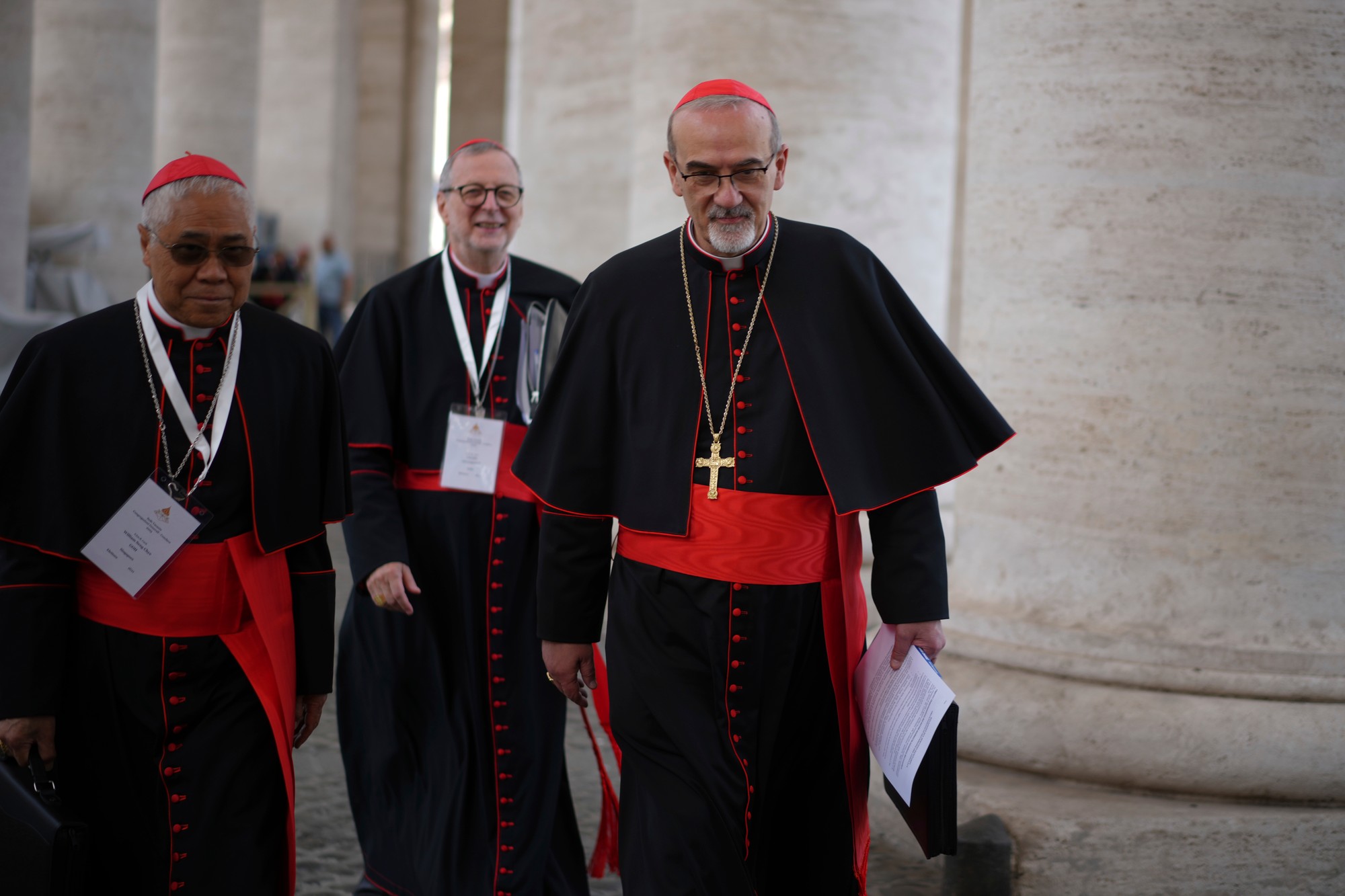 Kardináli William Seng Chye Goh, Claudio Gugerotti a Pierbattista Pizzaballa.