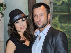 Piękna aktorka zaniedbuje partnera. Kariera ważniejsza?