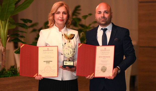 Kompaniji „Dunav osiguranje“  dodeljeno priznanje za najbolju osiguravajuću kuću u oblasti agrobiznisa i zahvalnica za generalno sponzorstvo