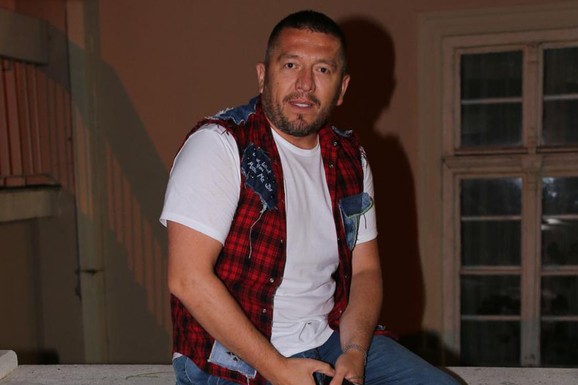 "NUDILI SU MI 30.00 EVRA, SVE SAM ODBIO" Pevač imao priliku da se dobro opari, pa se svega odrekao, a ovo je razlog: "Moja cena je visoka"