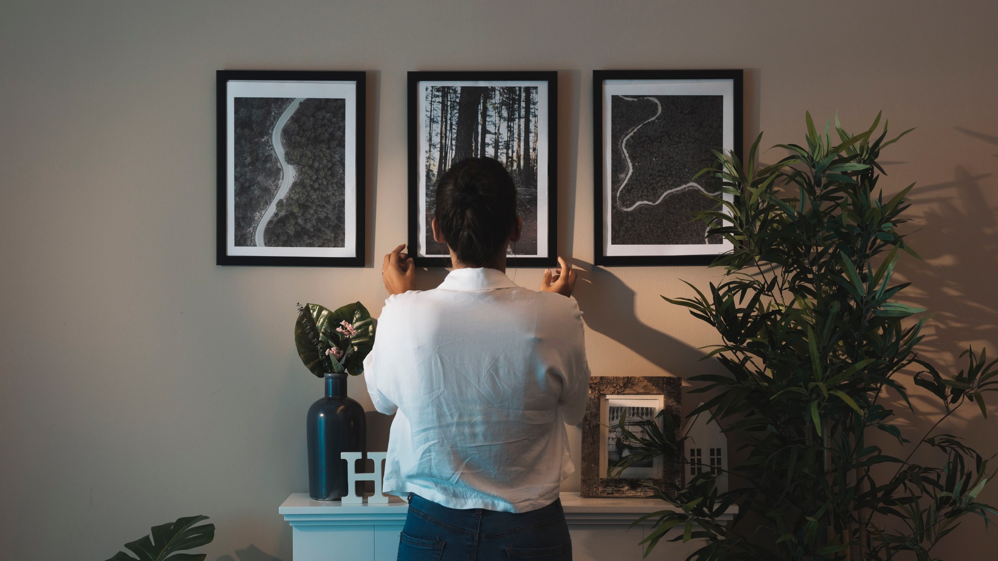 Naša identita sa odhaľuje až v domácom prostredí.