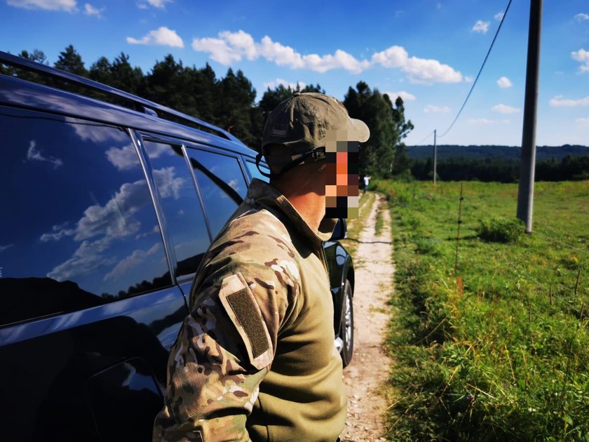 Policjanci i antyterroryści szukają pumy w lasach Ogrodzieńca!