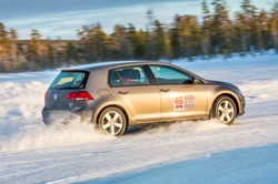 Ostatni dzwonek na zmianę opon na zimowe. Policja ostrzega przed lodem