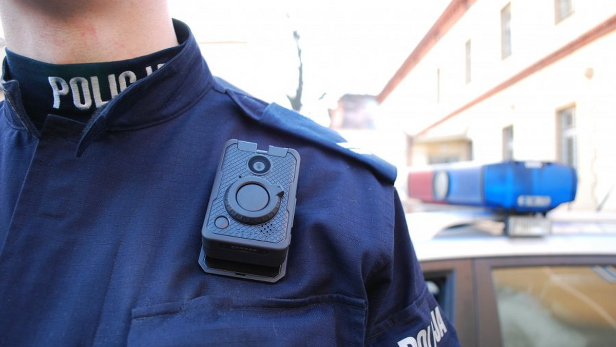 Łódź: Brak nagrań z interwencji po ataku na studentkę. Policji rozładowały się baterie
