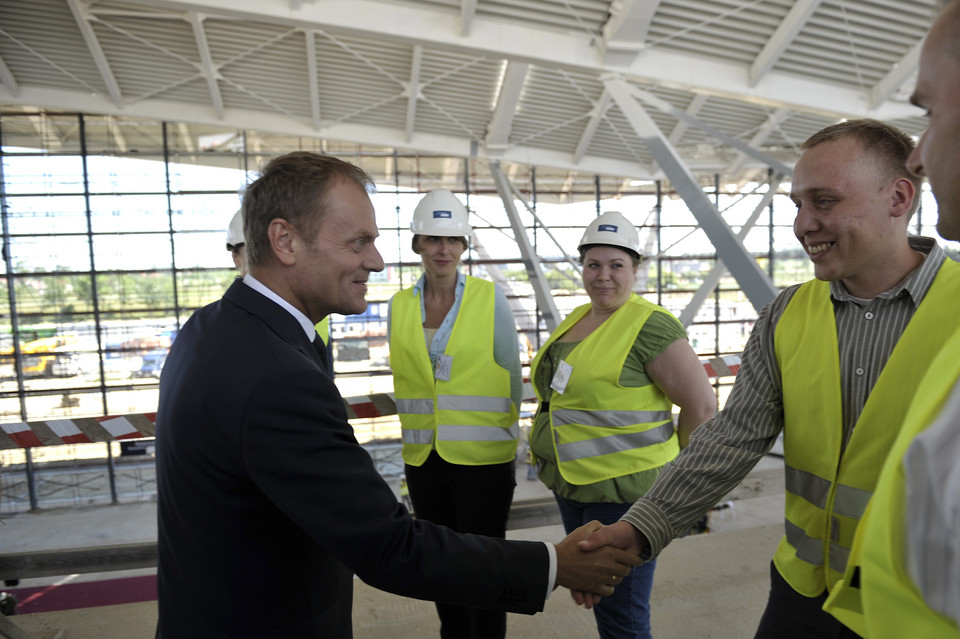 Premier na budowie terminalu lotniczego