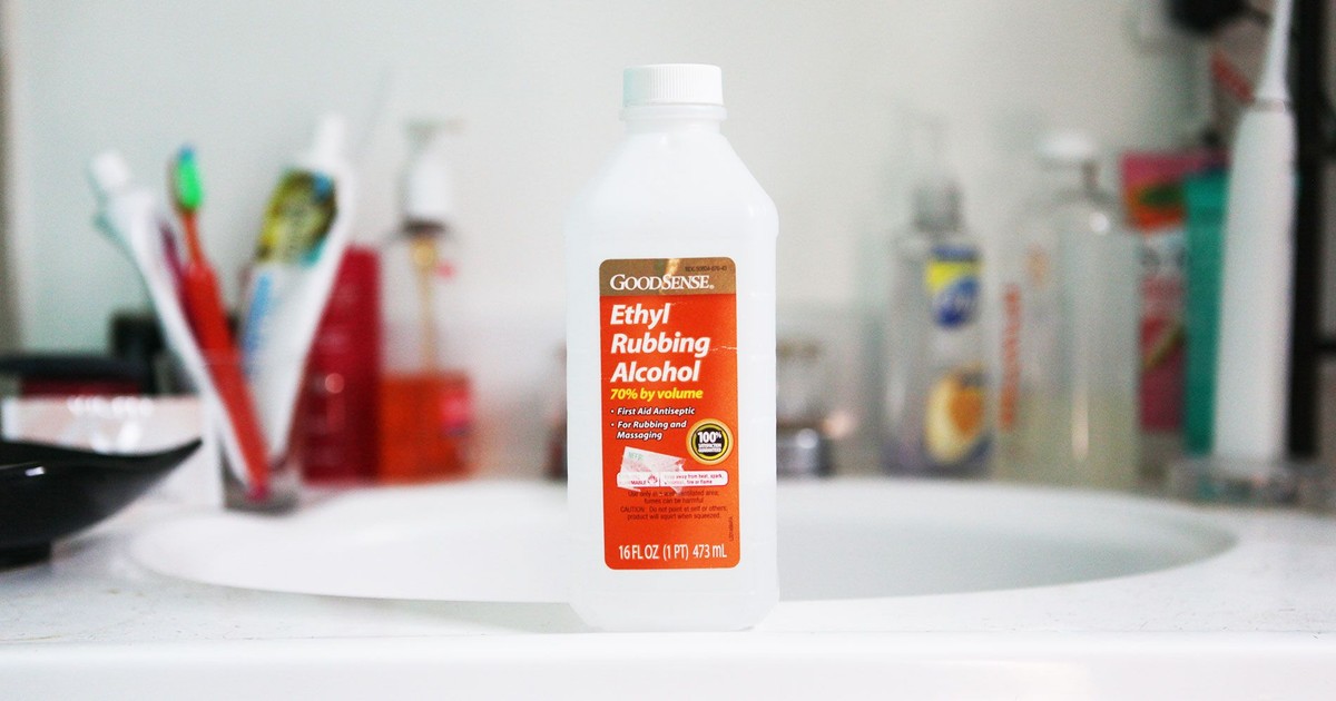 Rubbing Alcohol and Liquor Should Not Be Used to Clean Your Hands