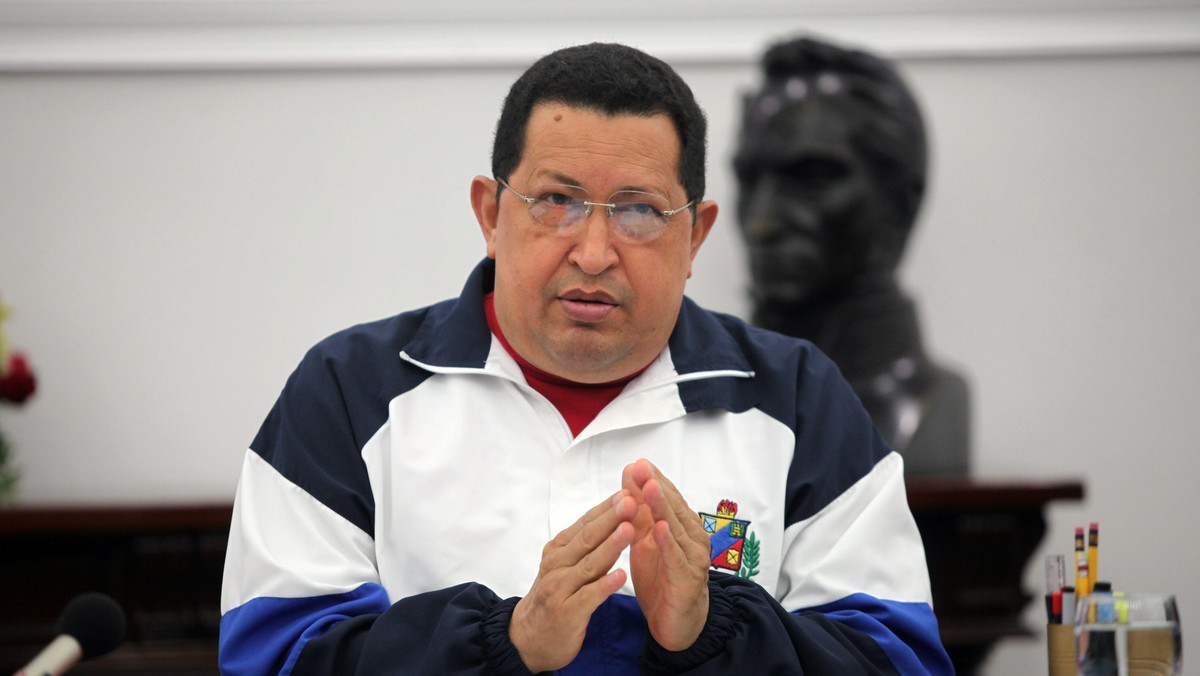 Aktualny prezydent Wenezueli Hugo Chavez i kandydat opozycji Henrique Capriles w niedzielę oficjalnie rozpoczęli kampanię przed wyborami prezydenckimi w październiku. Zdaniem części analityków Capriles ma największe od lat szanse na pokonanie Chaveza.