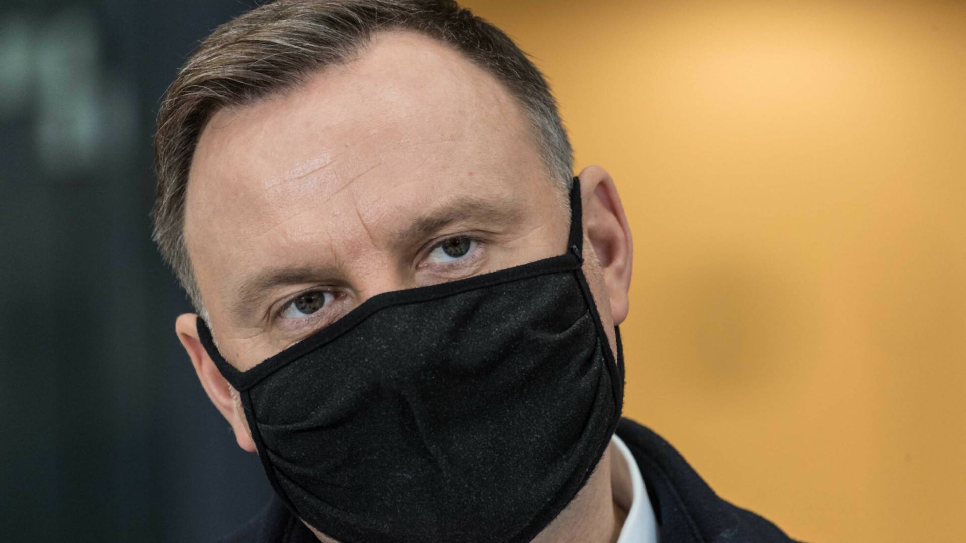 Hasło "Andrzej Duda debil" znika z wyszukiwarki. Google mówi o łamaniu regulaminu