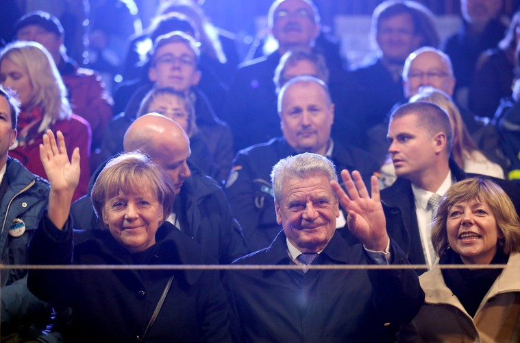 Prezydent Niemiec Joachim Gauck z żoną, oraz kanclerz Angela Merkel