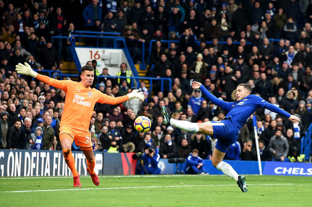 Liga angielska: Drużyna Fabiańskiego na dno tabeli. Zwycięstwa Chelsea i Liverpoolu [WIDEO]