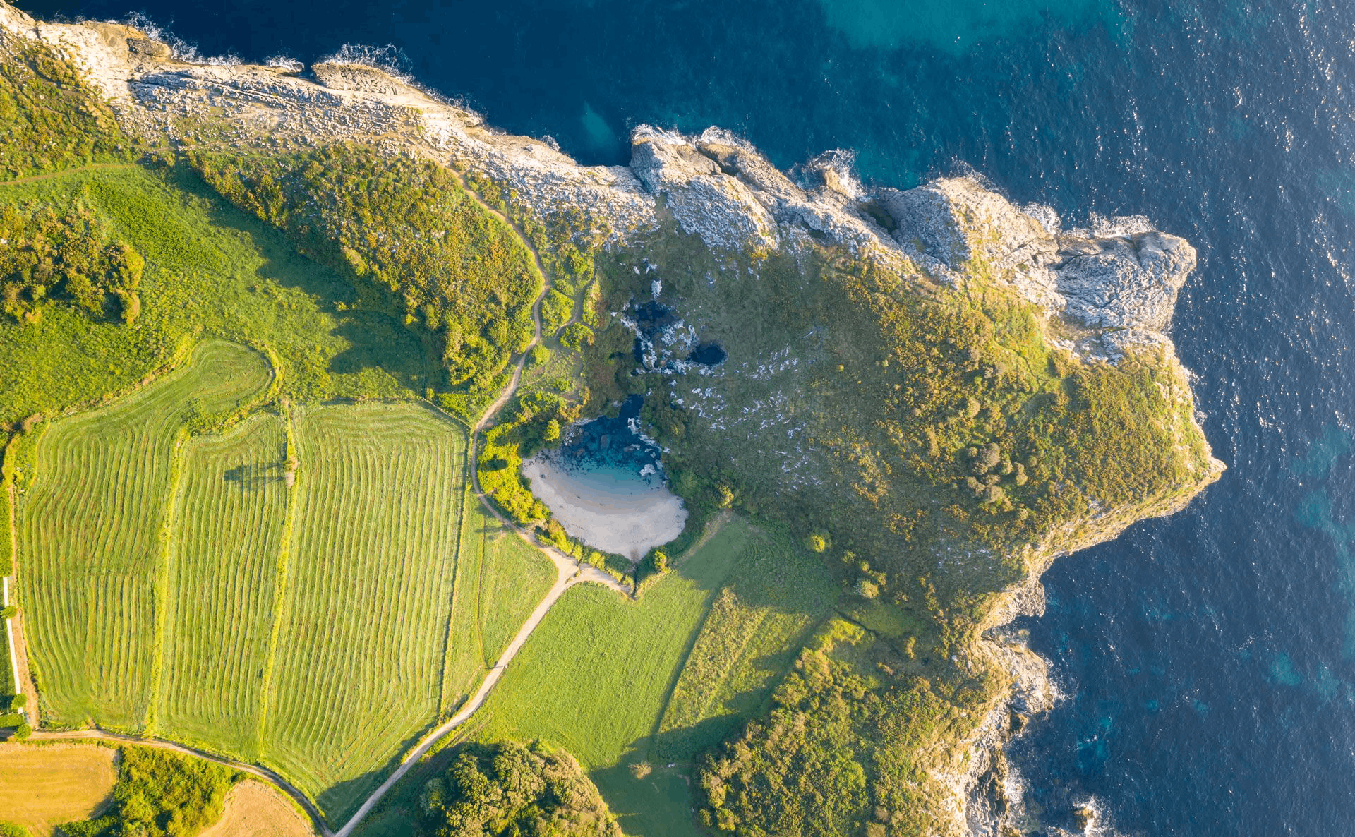 Najmenšia pláž na svete s názvom Playa de Gulpiyuri