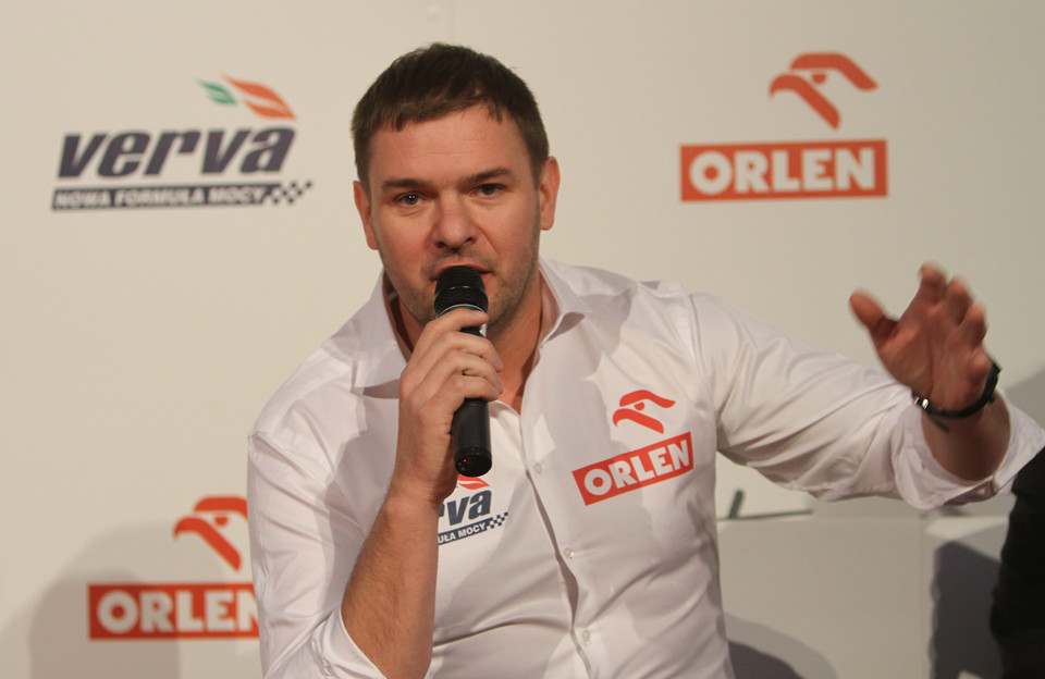 Tomasz Karolak na konferencji Orlen Teamu