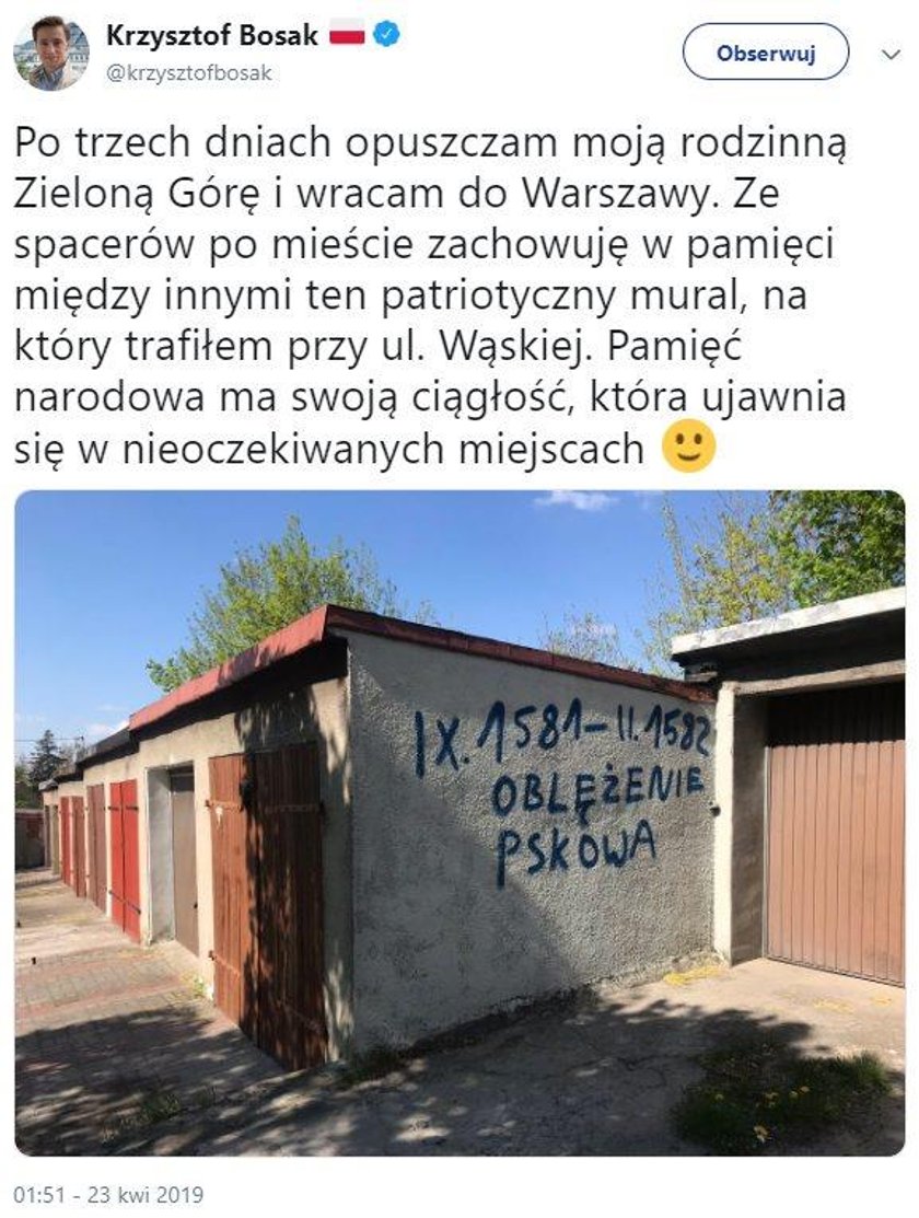 Krzysztof Bosak wzruszony napisem na garażu