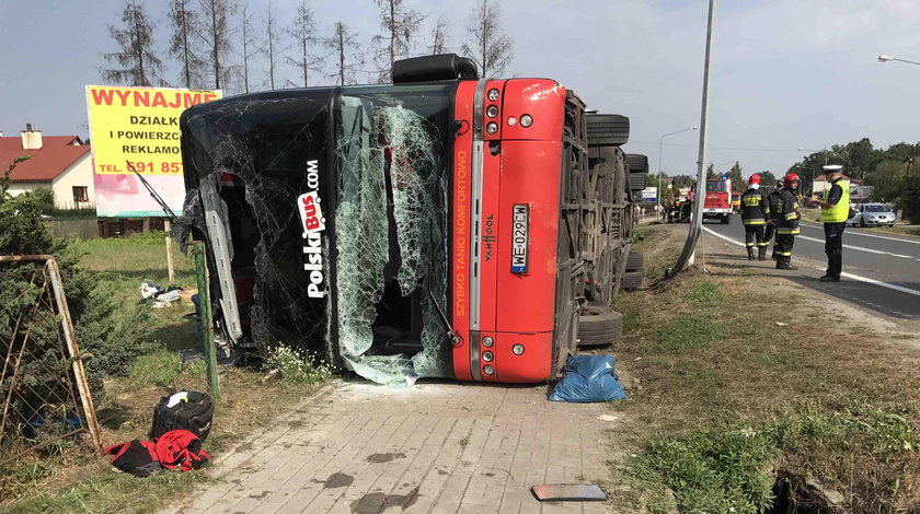 Wypadek Polskiego Busa w Nowej Dębie