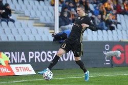 Piłkarze Górnika Zabrze trenują na... podziemnym parkingu