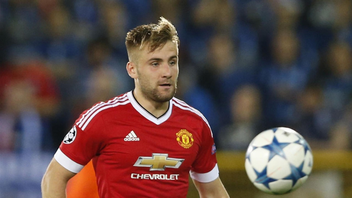 Lewy obrońca Manchesteru United Luke Shaw, który doznał we wrześniu podwójnego złamania nogi, wrócił w poniedziałek do treningów.