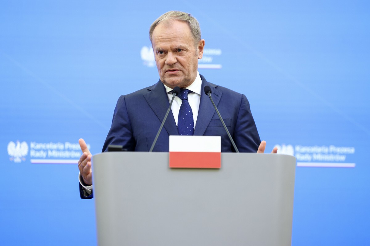 Polacy zapytani wprost: czy Donald Tusk powinien odejść? [SONDAŻ]