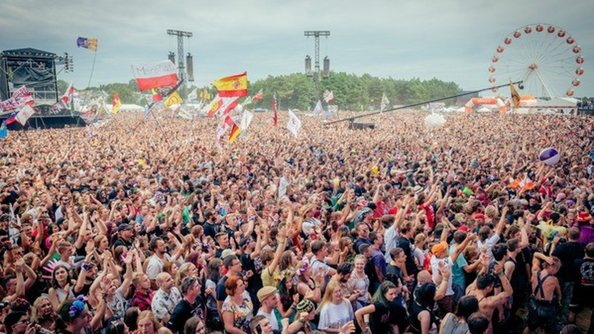 Przez pięć dni w Kostrzynie nad Odrą nie kupimy wysokoprocentowego alkoholu. Czasową prohibicję wprowadzili miejscy radni z uwagi na festiwal Pol'and'Rock (dawny Przystanek Woodstock), który startuje już 2 sierpnia. Takie rozwiązanie stosowane jest od wielu lat. - Robimy to dla bezpieczeństwa uczestników festiwalu - mówi Onetowi Zbigniew Biedulski, zastępca burmistrza.