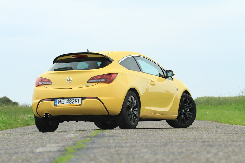 Opel Astra GTC 2.0 CDTI test