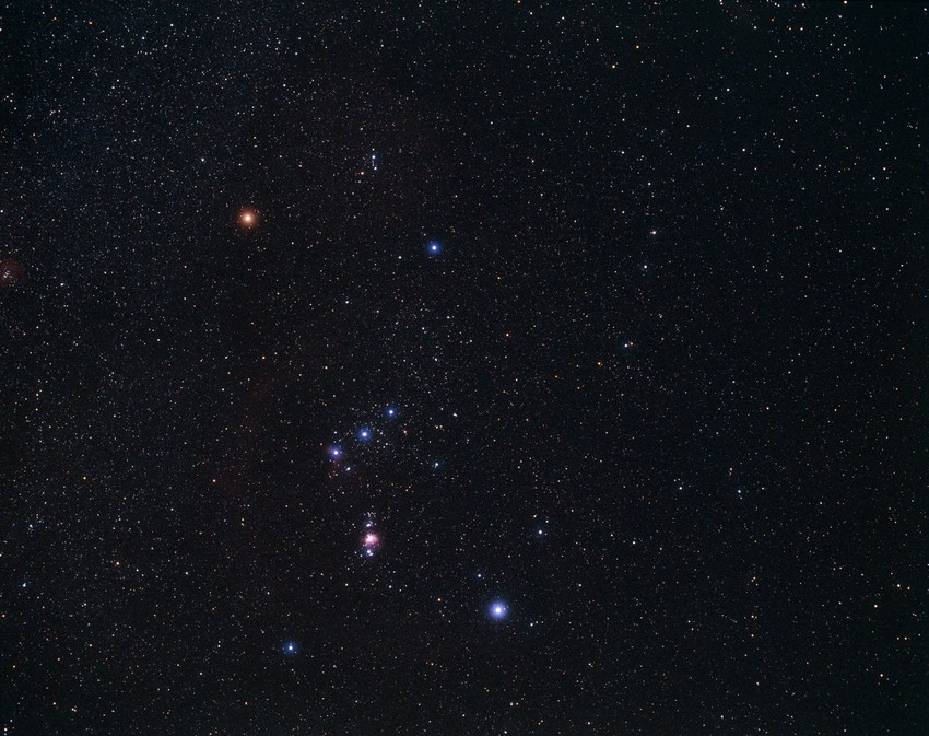 Betelgez (gore levo) u sazvežđu Orion