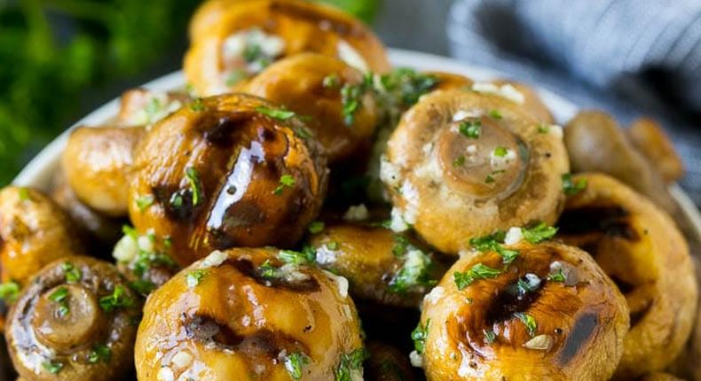 Grilled mushrooms (dinneratthezoo.com)