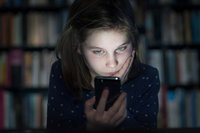 Így tudhatod biztonságban a gyermekedet az interneten a szakértők szerint