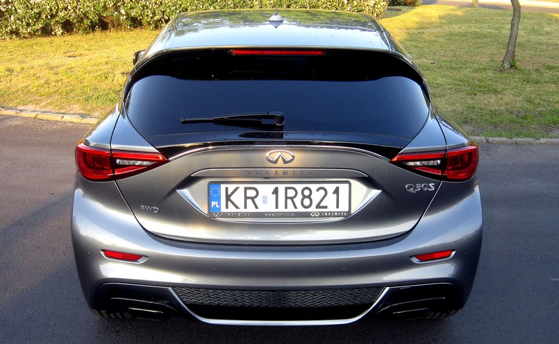 Infiniti Q30 2.0t 7DCT AWD Sport