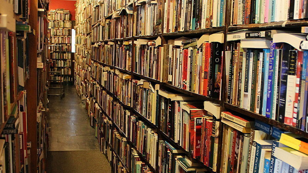 Stowarzyszenie Amerykańskich Bibliotek w USA opublikowało listę najczęściej zakazywanych książek w bibliotekach szkolnych i publicznych. Okazało się, że po raz pierwszy od 25 lat wśród pierwszych dziesięciu pozycji pojawiła się... Biblia.