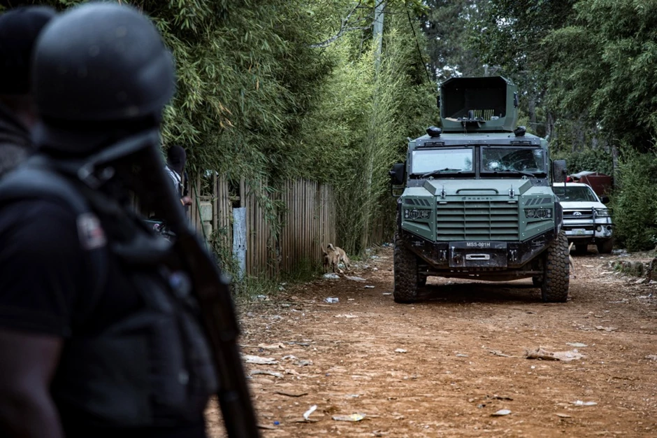 Policija Haitija i Kenije patroliraju u okviru međunarodne misije podrške u Puerto Prinsipu na Haitiju 24. juna