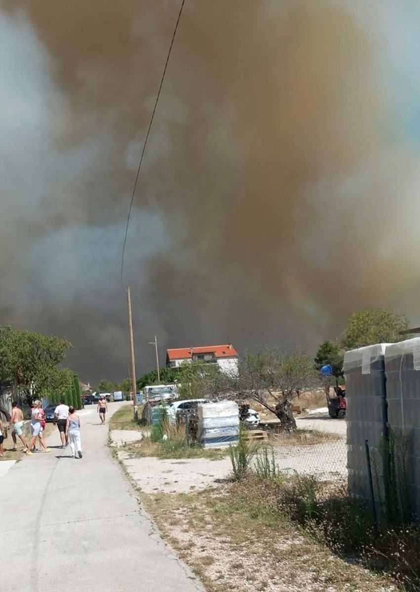 Požar u Dalmaciji kod mesta Plastovo
